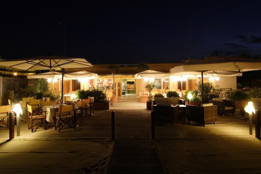 Hotel Globus Cesenatico Exterior foto